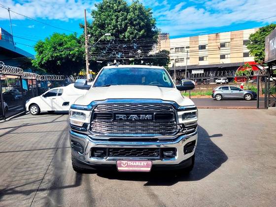 RAM 2500 6.7 I6 TURBO DIESEL LARAMIE CD 4X4 AUTOMÁTICO
